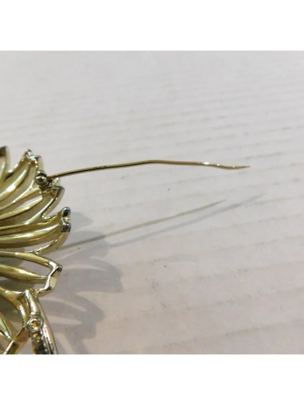 Sarah Coventry Signed Vintage Daisy Mae Silver-Tone Pin Brooch Floral Openwork